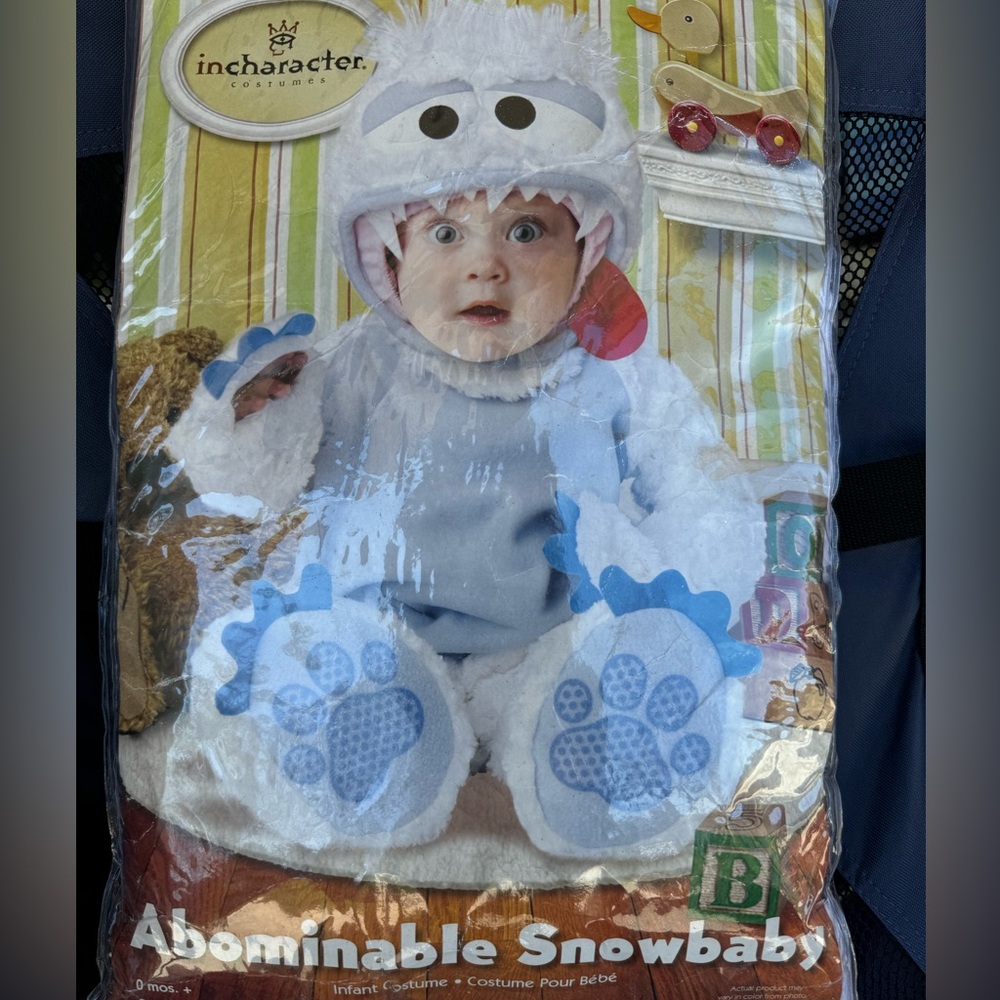 Abominable snow baby costume size 6-12 months